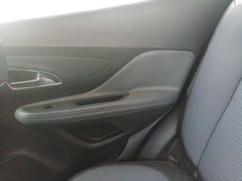 Recambio de guarnecido puerta trasera derecha para opel mokka excellence referencia OEM IAM   