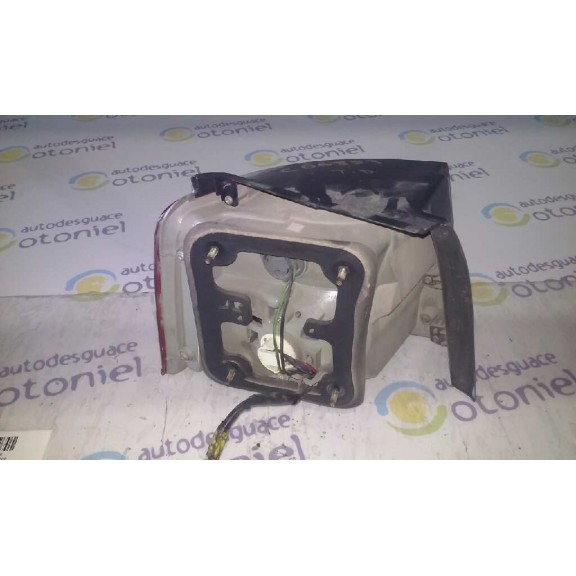 Recambio de piloto trasero derecho para kia carens 2.0 crdi ex monovolumen referencia OEM IAM  TOCADO 