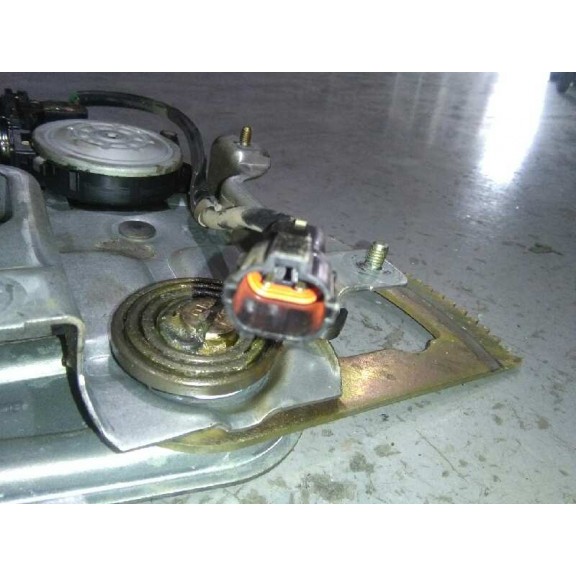 Recambio de elevalunas trasero izquierdo para kia sorento 2.5 crdi cat referencia OEM IAM XH602PA  2 PINS