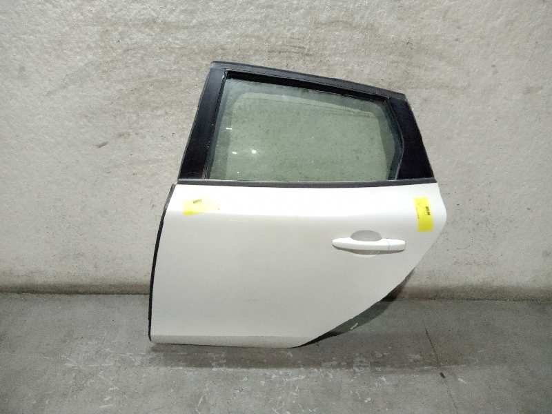 Recambio de puerta trasera izquierda para volvo v40 inscription referencia OEM IAM 32321999 SIN ACCESORIOS 