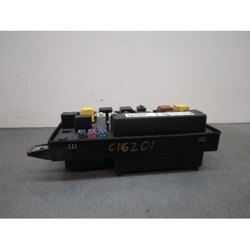Recambio de caja reles / fusibles para opel zafira b 1.9 cdti referencia OEM IAM 13250232  