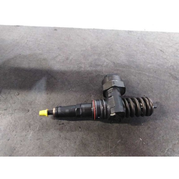 Recambio de inyector para volkswagen passat berlina (3b3) 1.9 tdi referencia OEM IAM 038130073AA  