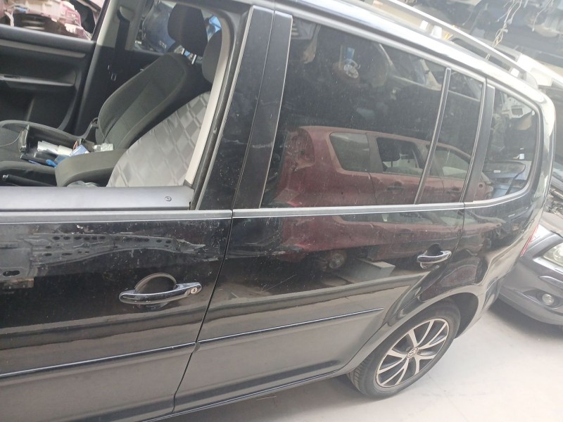 Recambio de puerta trasera izquierda para volkswagen touran (1t3) 1.6 tdi referencia OEM IAM 1T0833055S  