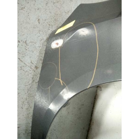 Recambio de aleta delantera derecha para kia carens (un) 2.0 crdi referencia OEM IAM 663211D050 GRIS 