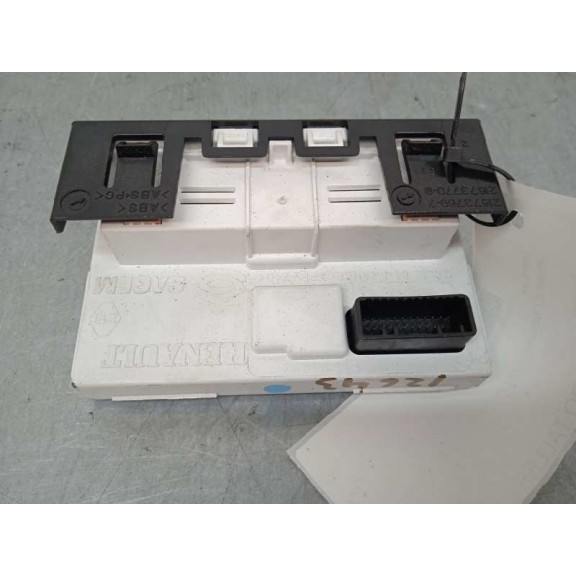 Recambio de display para renault megane ii coupe/cabrio 1.6 16v referencia OEM IAM 8200350498  