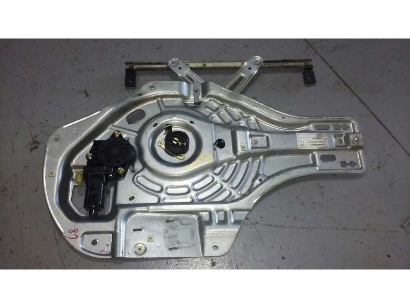 Recambio de elevalunas delantero izquierdo para hyundai tucson (jm) 2.0 comfort referencia OEM IAM 824702E010  