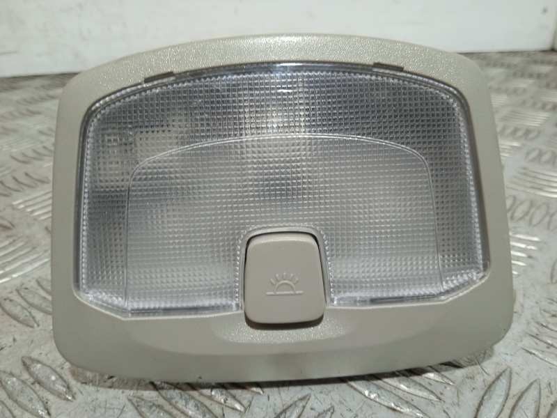 Recambio de luz interior para ssangyong tivoli referencia OEM IAM 8372034000 TRASERA 