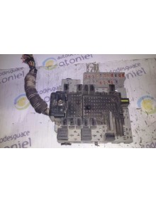 Recambio de caja reles / fusibles para volvo xc70 2.4 diesel cat referencia OEM IAM 30679527  