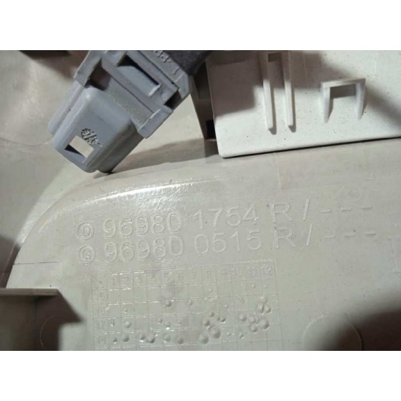 Recambio de luz interior para renault clio iv 0.9 referencia OEM IAM 969801754R 969800515R 