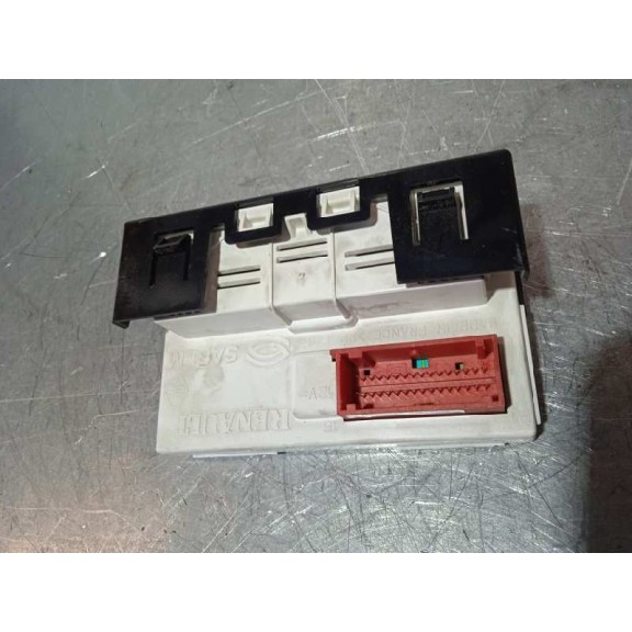 Recambio de display para renault megane ii berlina 3p 1.9 dci diesel referencia OEM IAM 8200107839  