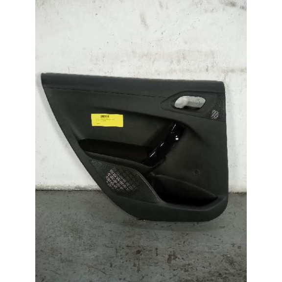Recambio de guarnecido puerta trasera izquierda para peugeot 208 referencia OEM IAM   