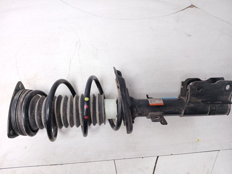 Recambio de amortiguador trasero izquierdo para renault megane e-tech suv ev40 referencia OEM IAM 562100525r  