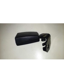 Recambio de enganche cinturon para opel corsa d ´´111 years´´ referencia OEM IAM   TRASERO CENTRAL