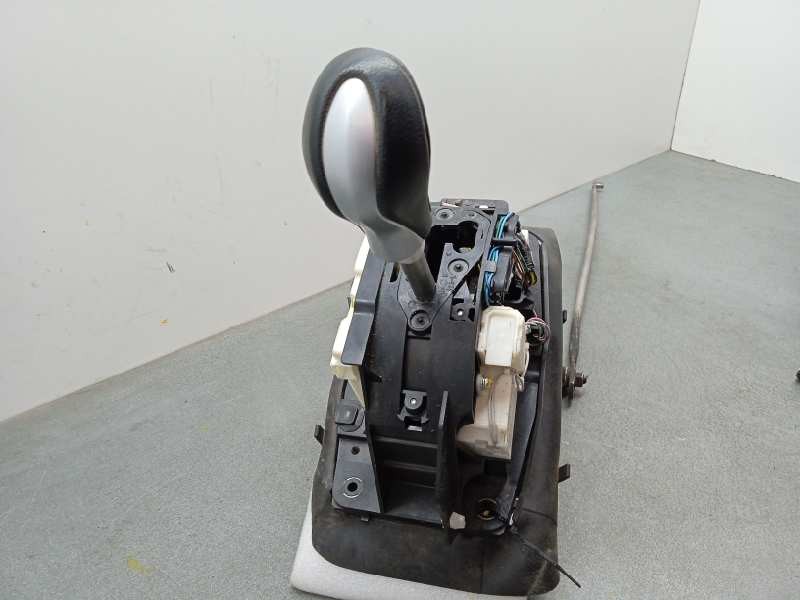 Recambio de palanca cambio para infiniti q50 2.2 diesel cat referencia OEM IAM 75C581  