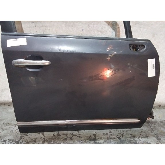 Recambio de puerta delantera derecha para kia carens (un) 2.0 crdi referencia OEM IAM  GRIS OSCURO 