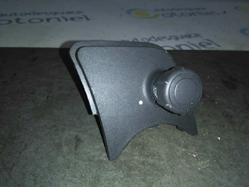 Recambio de mando volante para renault grand scenic 1.9 dci referencia OEM IAM 82002206738  