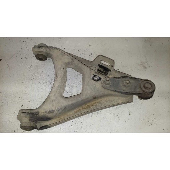 Recambio de brazo suspension inferior delantero derecho para renault rapid/express (f40) 1.4 familiar (f402/40m) referencia OEM 