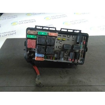 CAJA RELES / FUSIBLES 13217394 