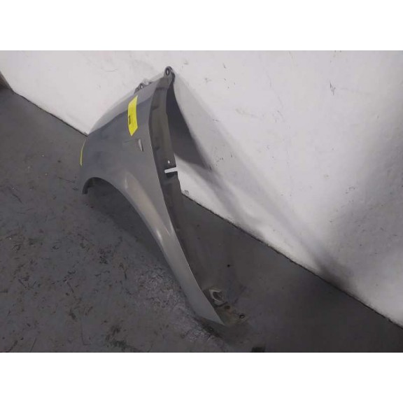 Recambio de aleta delantera izquierda para renault scenic ii 1.6 16v referencia OEM IAM 8200020568  