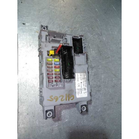 Recambio de caja reles / fusibles para fiat doblo 1.3 16v jtd cat referencia OEM IAM 519170140 28330956 