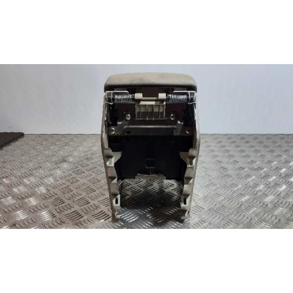 Recambio de apoyabrazos central para subaru legacy lim. b14 limited referencia OEM IAM 92174AJ000 GRIS CLARO 