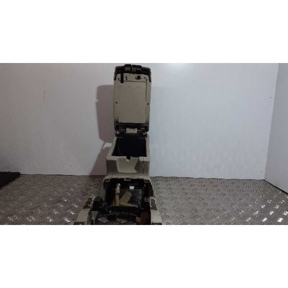 Recambio de apoyabrazos central para subaru legacy lim. b14 limited referencia OEM IAM 92174AJ000 GRIS CLARO 