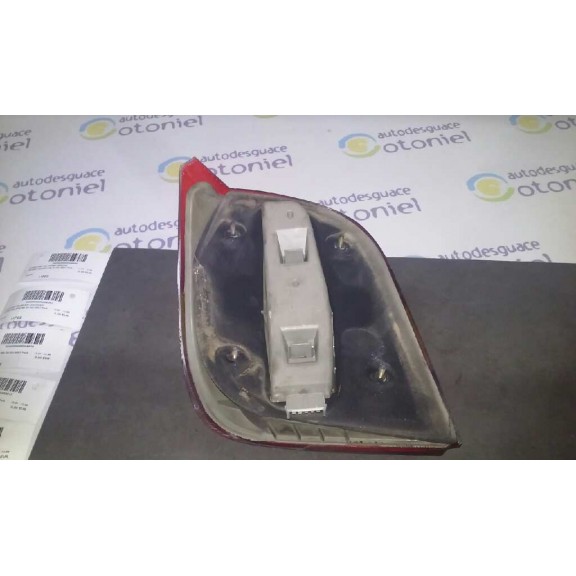 Recambio de piloto trasero derecho para ford fiesta berlina ghia referencia OEM IAM  89 