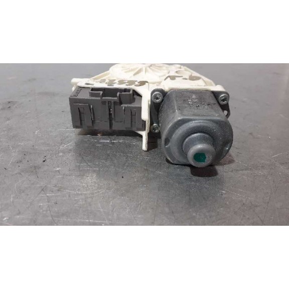 Recambio de motor elevalunas trasero derecho para peugeot 407 st sport referencia OEM IAM 0130822200  
