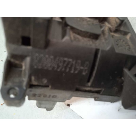 Recambio de cerradura puerta trasera derecha para renault kangoo furgón confort referencia OEM IAM  8200497719B 6 PINS