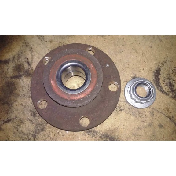 Recambio de buje para seat ibiza (6j5) 1.9 tdi referencia OEM IAM  TRASERO 