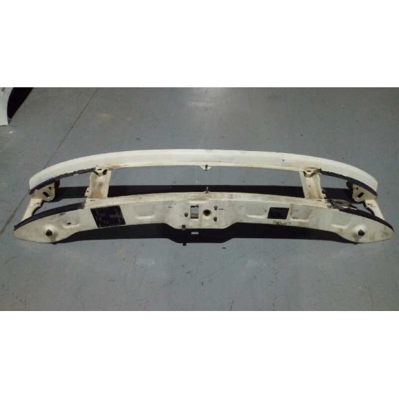 Recambio de panel frontal para iveco daily caja cerrada (1999 =>) referencia OEM IAM  TRAVESAÑO SUPERIOR 