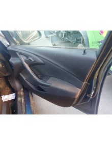 Recambio de guarnecido puerta delantera derecha para opel astra j lim. selective referencia OEM IAM 13472867  