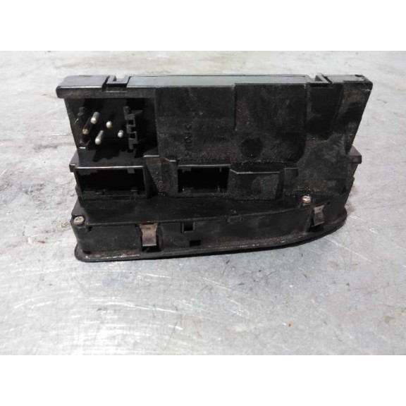 Recambio de mando elevalunas delantero izquierdo para bmw serie 5 berlina (e39) 525tds referencia OEM IAM 8368988  