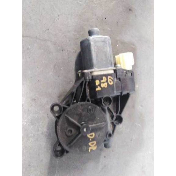 Recambio de motor elevalunas delantero derecho para ford fiesta (cb1) ambiente referencia OEM IAM 8A6114553A  