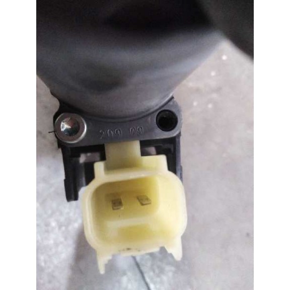 Recambio de motor elevalunas delantero derecho para ford fiesta (cb1) ambiente referencia OEM IAM 8A6114553A  