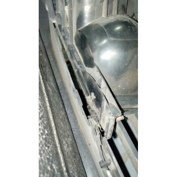 Recambio de paragolpes delantero para saab 9-5 sedán 2.3 cat referencia OEM IAM 4560033 VERDE ANTINIEBLA