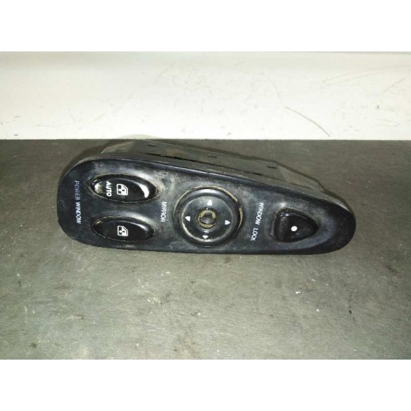 Recambio de mando elevalunas delantero izquierdo para hyundai coupe (j2) 1.6 cat referencia OEM IAM 9357027000A  