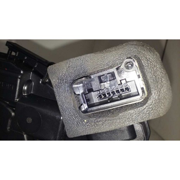 Recambio de cerradura puerta delantera derecha para volkswagen golf vi (5k1) rabbit bluemotion referencia OEM IAM A65K1837016B  