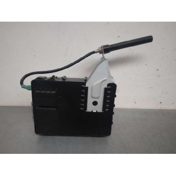 Recambio de modulo electronico para kia pro_cee´d ( ) drive referencia OEM IAM 95400A2041 AMPLIFICADOR ANTENA CARCASA RAJADA