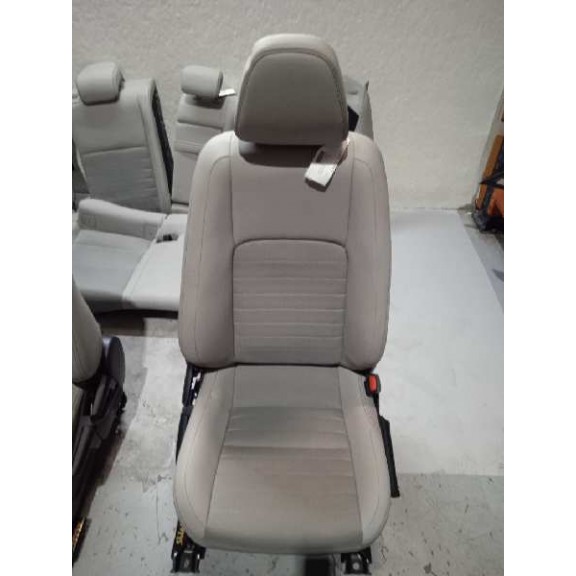 Recambio de juego asientos completo para lexus is 300h referencia OEM IAM  X4 