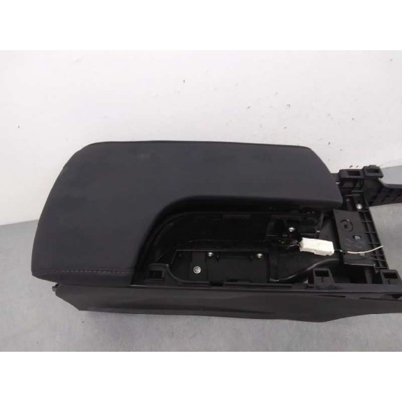 Recambio de apoyabrazos central para lexus is 300h referencia OEM IAM 5881053300  