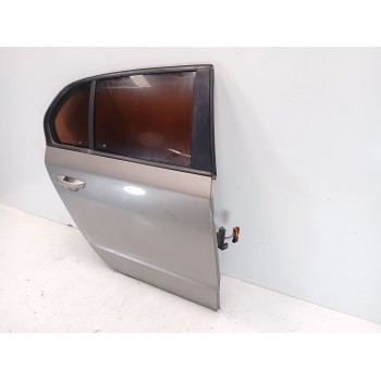 Recambio de puerta trasera derecha para skoda superb ii (3t4) 2.0 tdi 16v referencia OEM IAM 3t5833056  