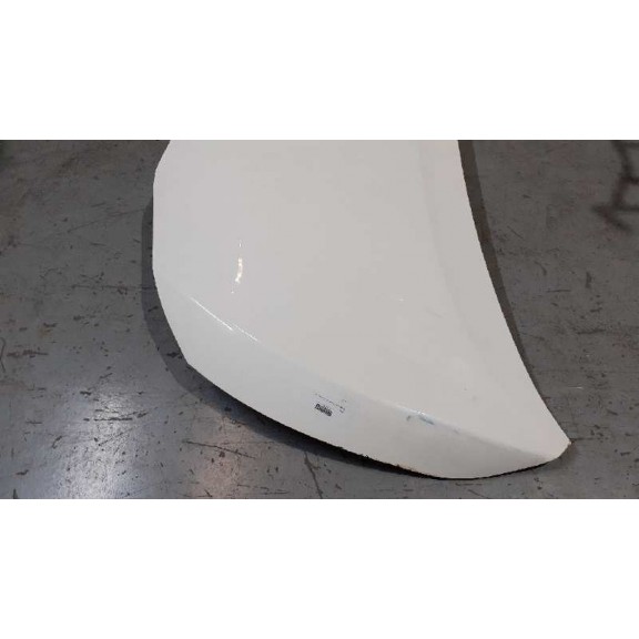 Recambio de capot para toyota verso active referencia OEM IAM 533010F020 BLANCO TOCADO