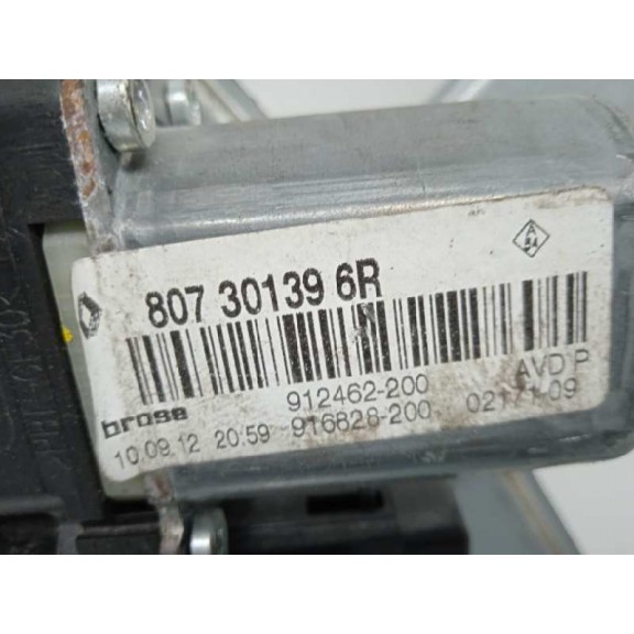 Recambio de elevalunas delantero derecho para renault megane iii berlina 5 p dynamique referencia OEM IAM 807200001R 807301396R 