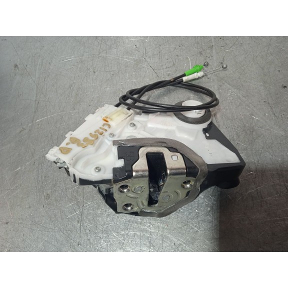 Recambio de cerradura puerta delantera derecha para toyota yaris hybrid active referencia OEM IAM 690300D550 6 PIN 5PTAS