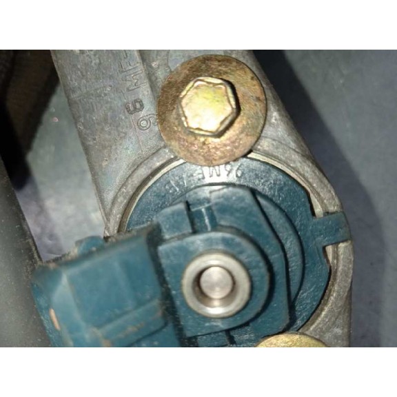 Recambio de rampa inyectora para ford fiesta berlina valore referencia OEM IAM 96MF9H487CD INYECTORES AZUL 96MFAB