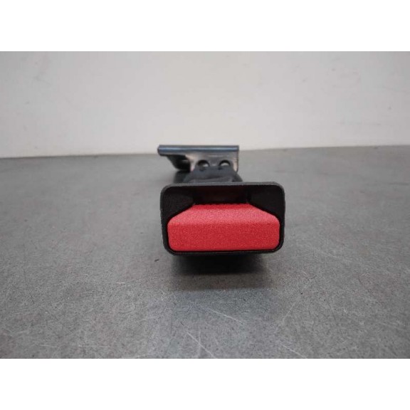 Recambio de enganche cinturon para peugeot 208 referencia OEM IAM 6190405B TRASERO IZQUIERDO 