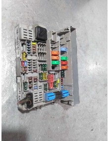 Recambio de caja reles / fusibles para bmw serie 1 berlina (e81/e87) 118d referencia OEM IAM 6906607  