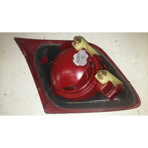 Recambio de piloto trasero derecho interior para mazda 3 berlina (bk) 1.6 cd diesel cat referencia OEM IAM   INTERIOR