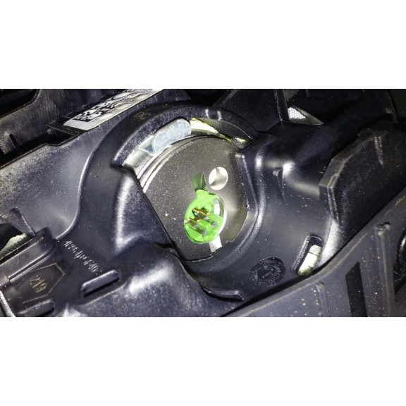 Recambio de airbag delantero izquierdo para renault megane iii berlina 5 p bose edition referencia OEM IAM 985100007R  